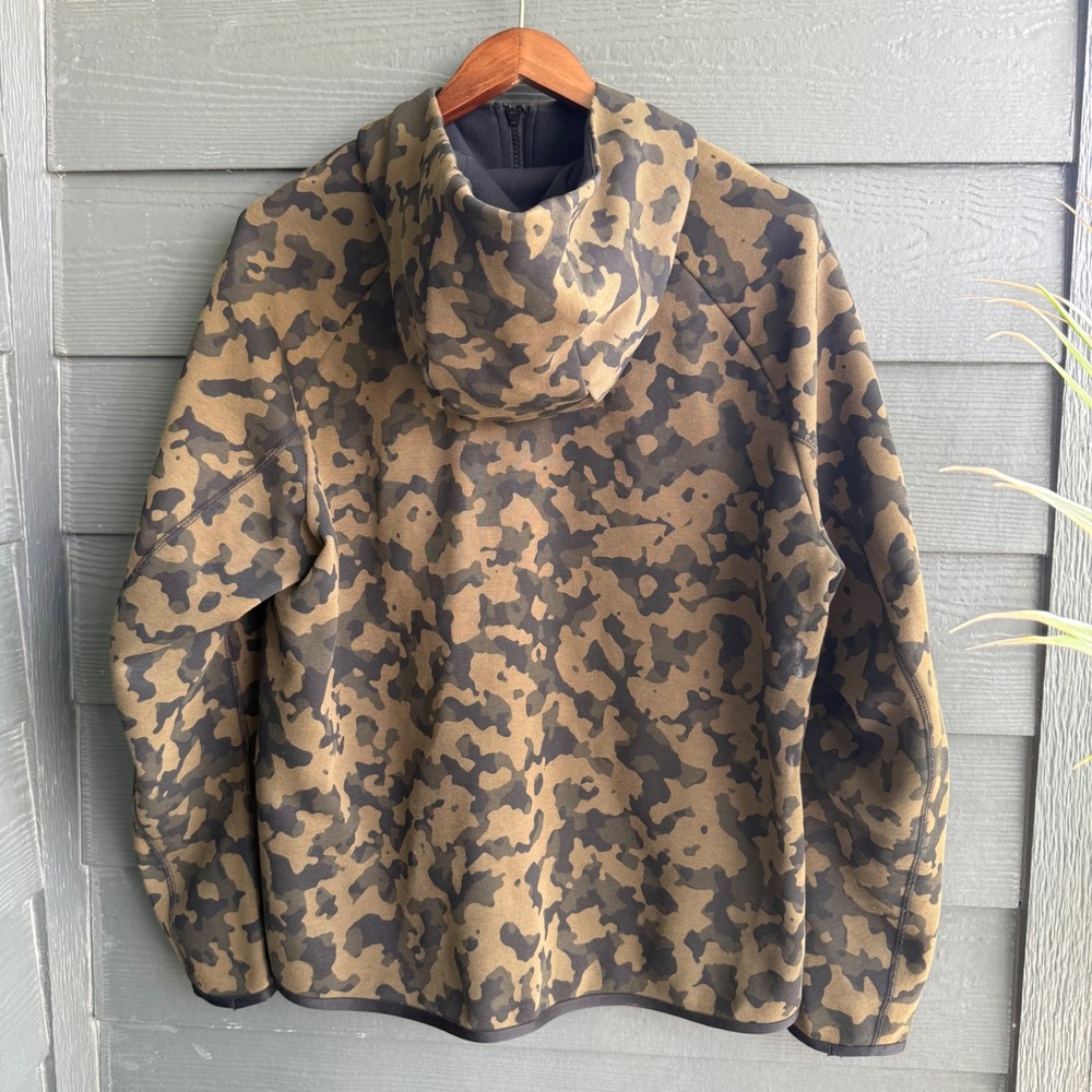 Nike Tech Fleece Camo Full Zip Hoodie Olive Brown Jacket Size Large - Picture 2 of 10